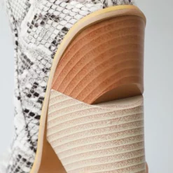 Women Knee-High Boots Leather White Pointed Toe Chunky Heel Knee Length Boots For Women 18 Women Knee-High Boots Leather White Pointed Toe Chunky Heel Knee Length Boots For Women -UK Winter Shoes Sales 2023 202009151440242269673